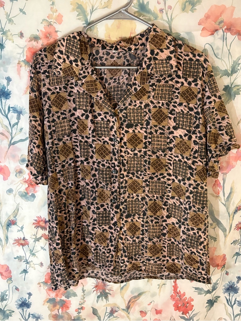 Vintage Women's Button-Down Short Sleeve Shirt in Pink & Brown Print